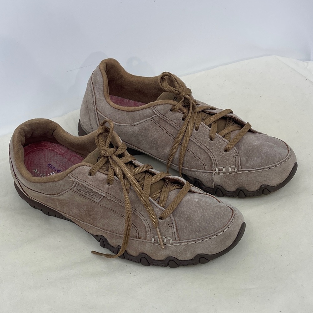 Skechers WOMENS SIZE 8 Brown LEATHER  Sneakers. THESE DO RUN SMALL. 7-7.5 ??